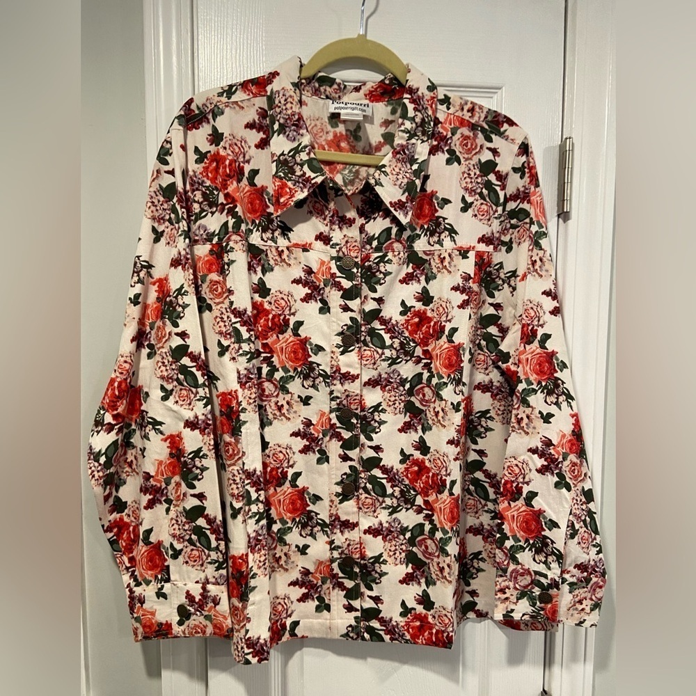 NWOT Potpourri Size 1X Rose Floral Print Button Down Denim Shacket Top Pockets